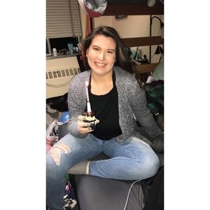 Meet your Posher, Kylee